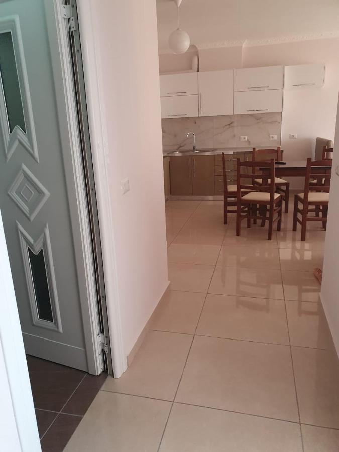 Xhulio Apartments Sarandë Eksteriør billede