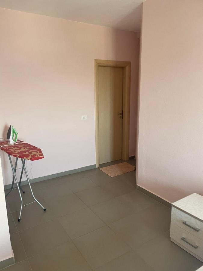 Xhulio Apartments Sarandë Eksteriør billede