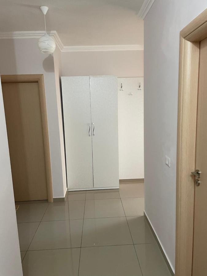 Xhulio Apartments Sarandë Eksteriør billede