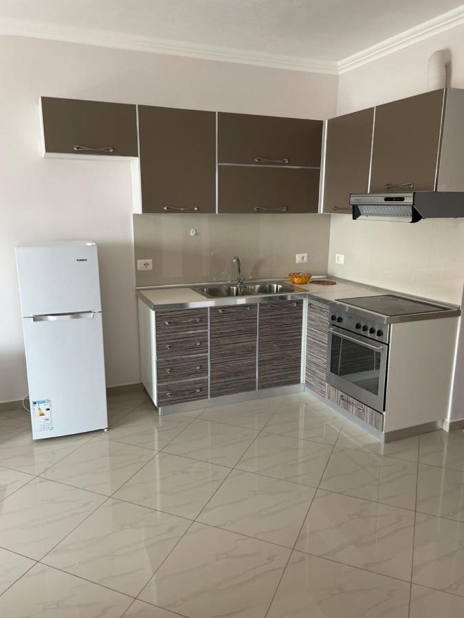 Xhulio Apartments Sarandë Eksteriør billede