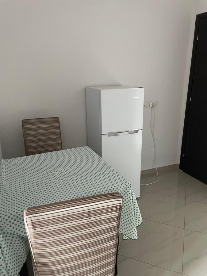 Xhulio Apartments Sarandë Eksteriør billede