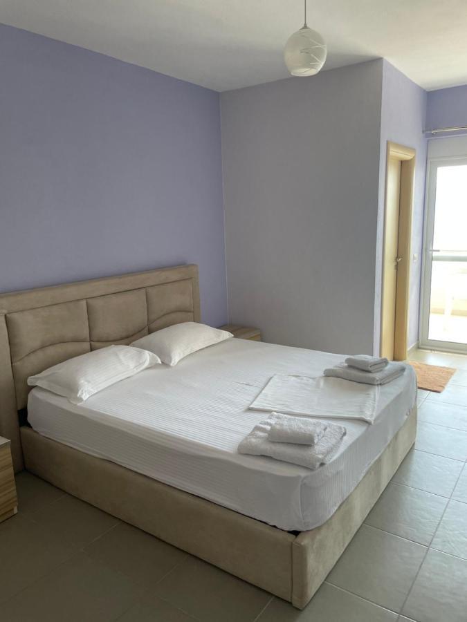 Xhulio Apartments Sarandë Eksteriør billede