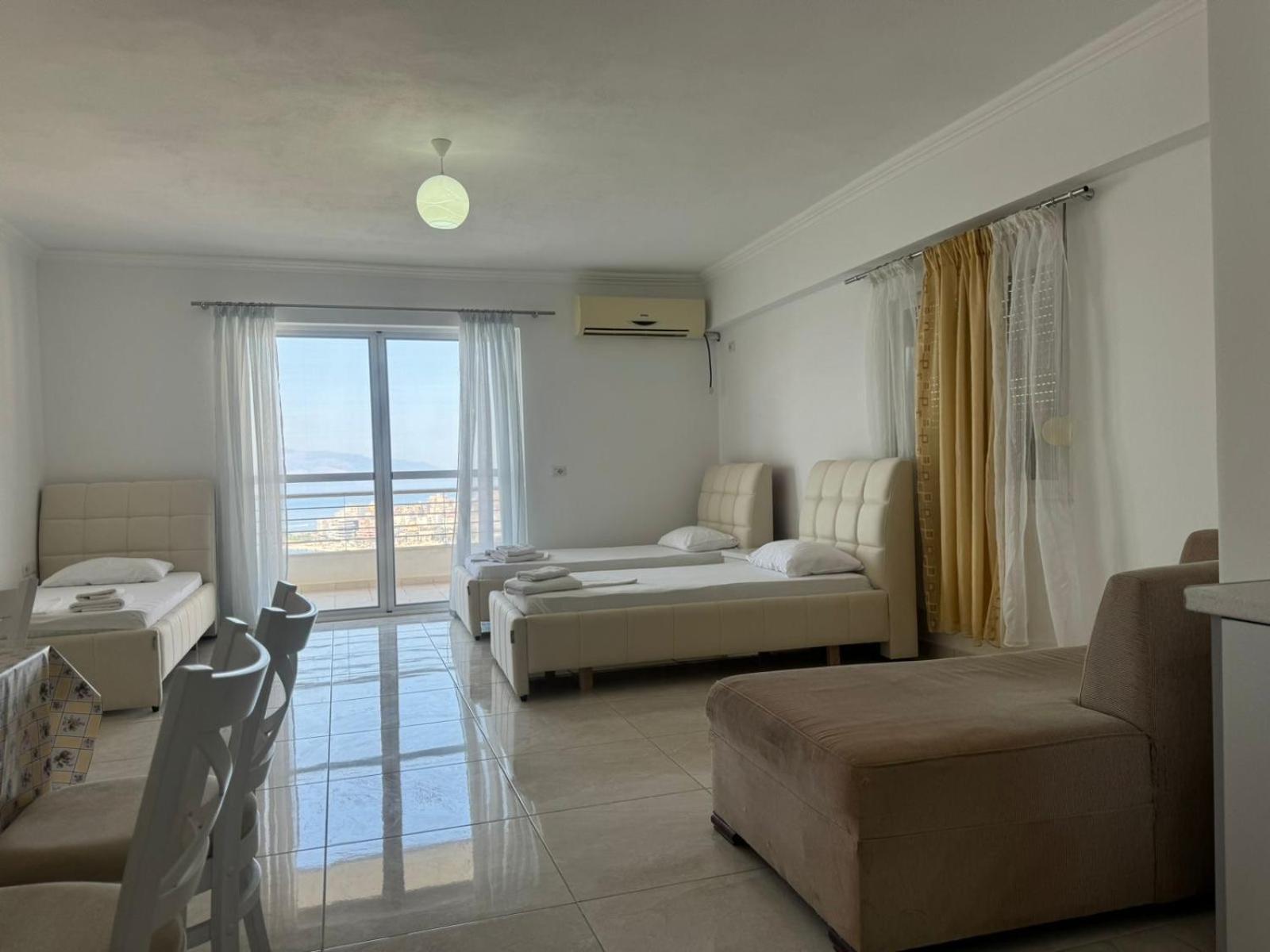 Xhulio Apartments Sarandë Eksteriør billede