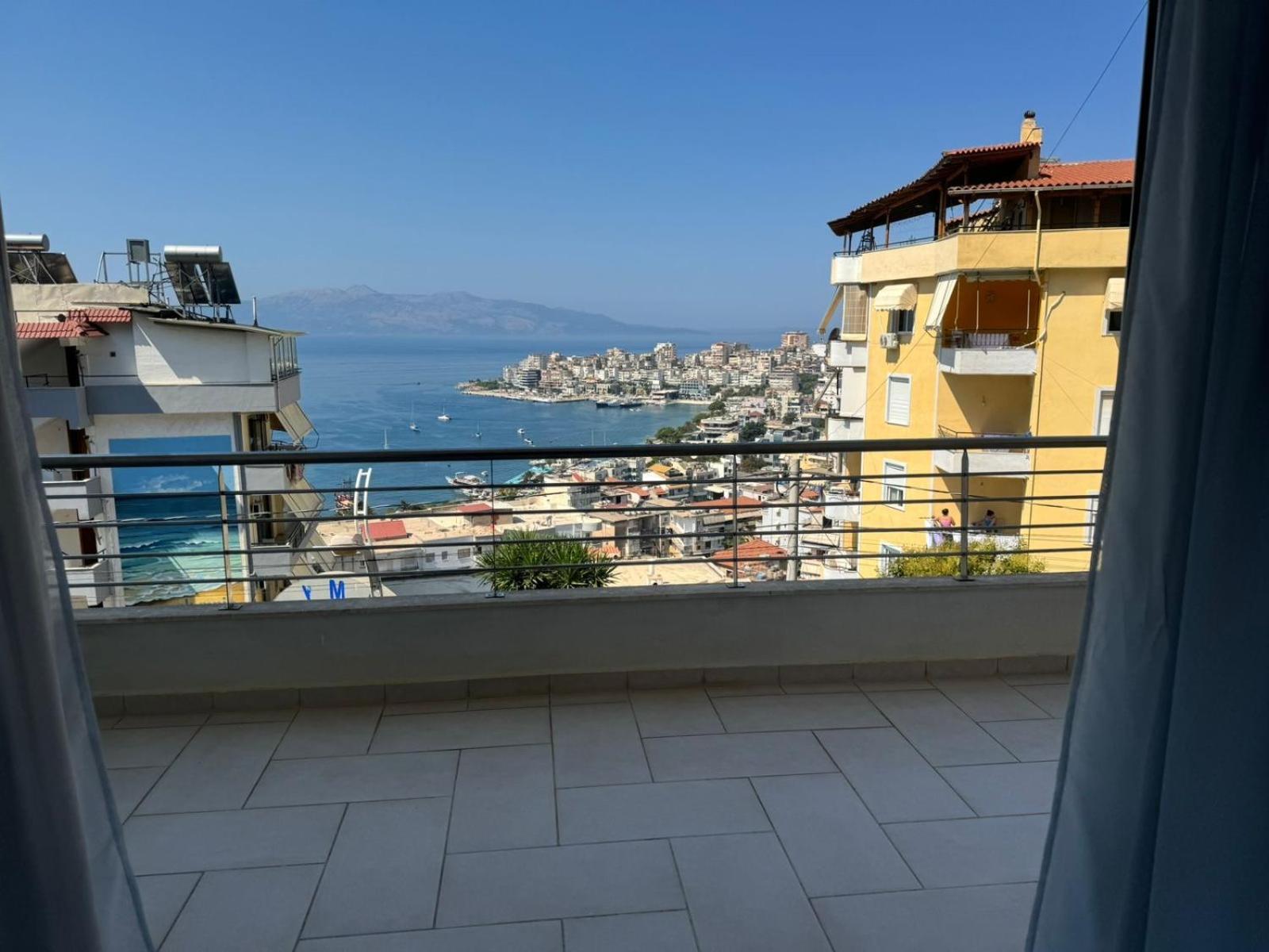 Xhulio Apartments Sarandë Eksteriør billede