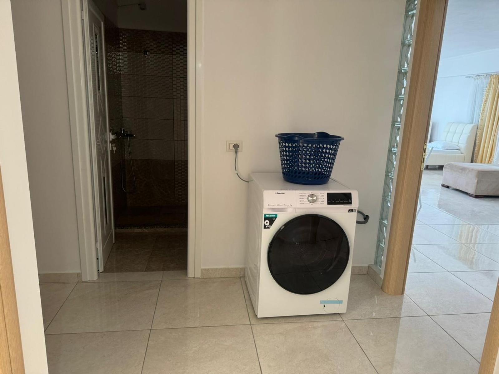 Xhulio Apartments Sarandë Eksteriør billede