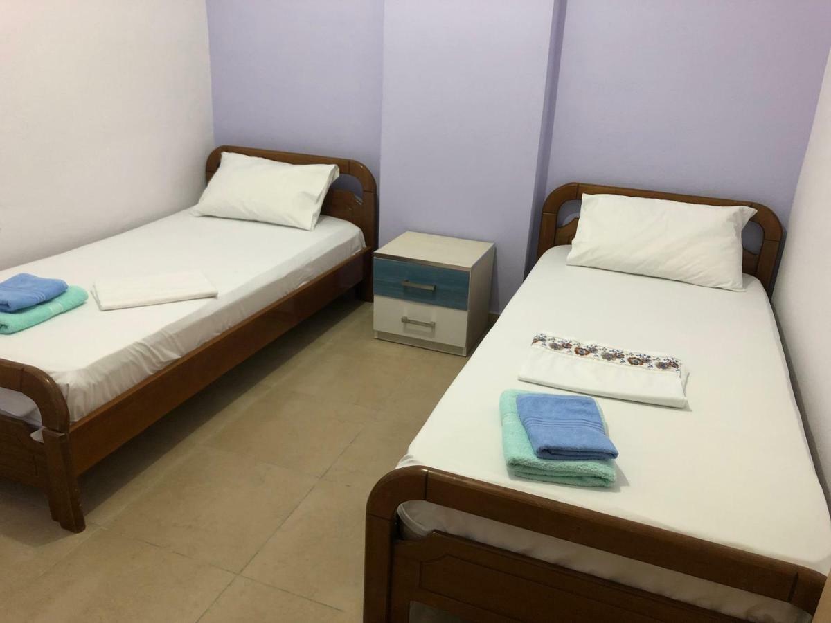 Xhulio Apartments Sarandë Eksteriør billede