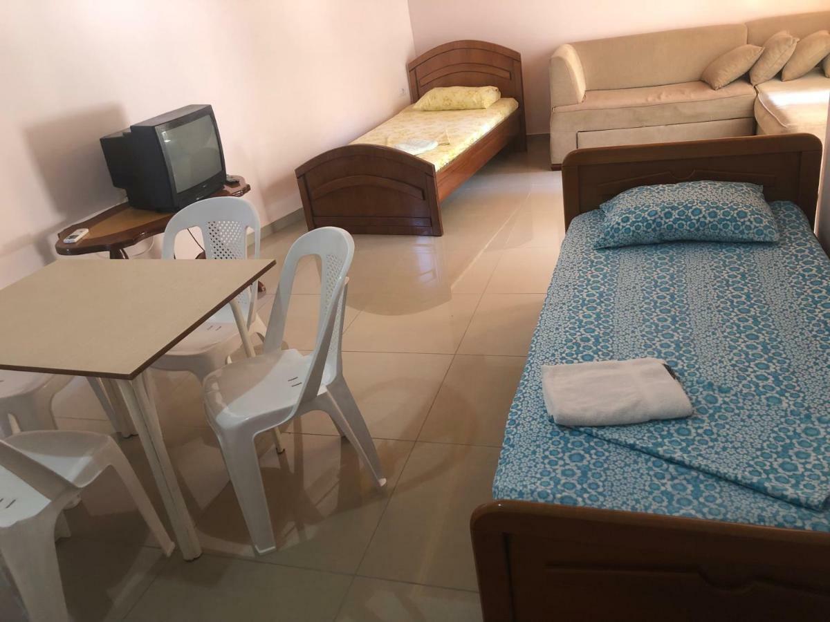 Xhulio Apartments Sarandë Eksteriør billede